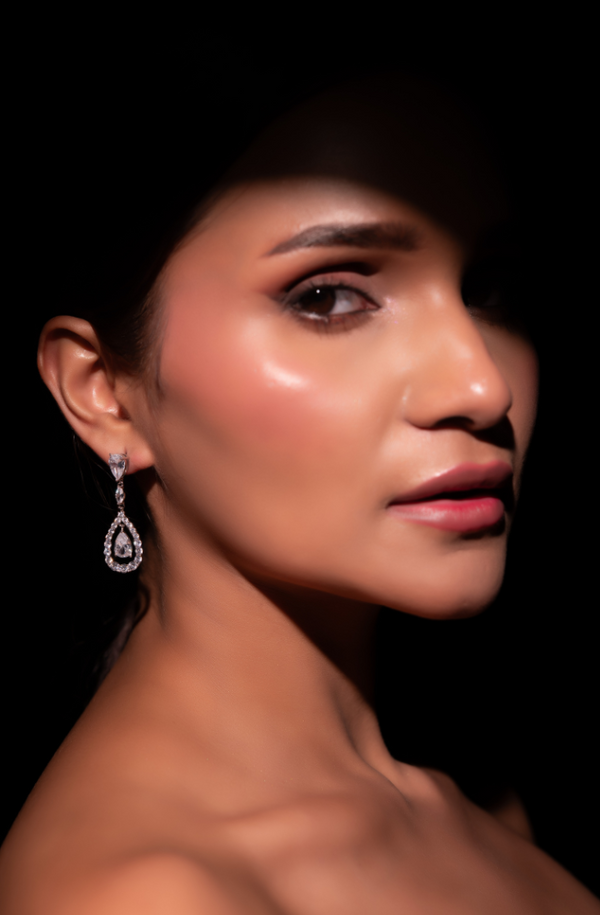 ER-132 Elegant Teardrop Dangle Earrings