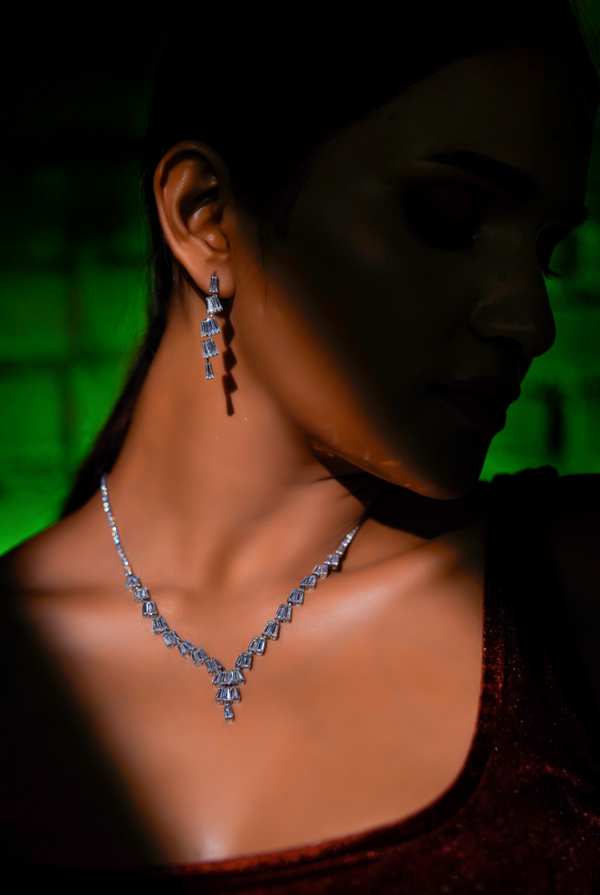 CPS-125 Stunning Jewelry Set, featuring a dazzling V-shaped necklace paired with matching drop earrings